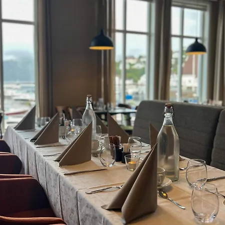 Ryfylke Fjordhotel Sand (Rogaland)
